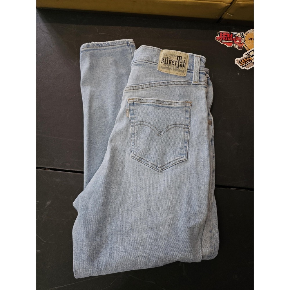 Levis SilverTab Mom Jeans Womens 30 Light Wash Distressed High‎ Rise 90s Grunge
